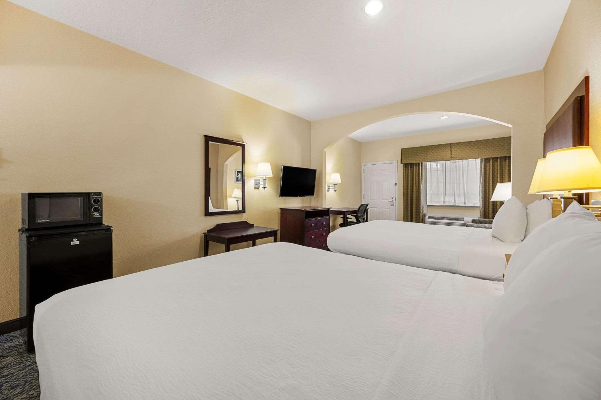 Quality Inn & Suites Cypress Exterior photo